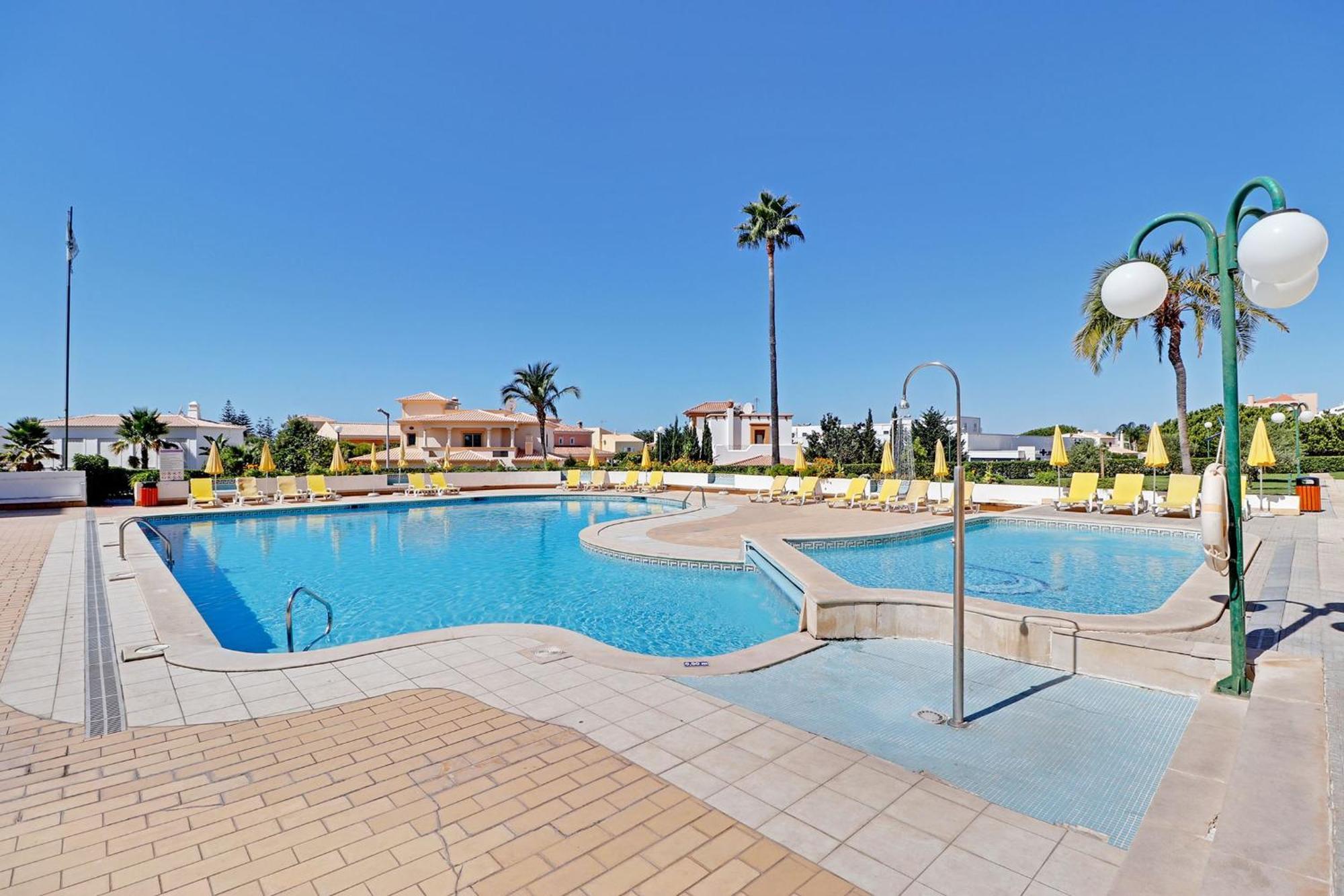 Albufeira Concept 2 With Pool By Homing Lejlighed Gale  Eksteriør billede